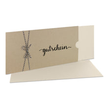 Lade das Bild in den Galerie-Viewer, Gutschein Schuber mit Bakers Twine Schleife desert/ grocerkraft