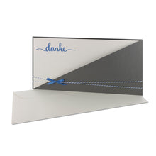 Lade das Bild in den Galerie-Viewer, Dankeskarte Tasche mit Schleife und garn "Danke" grau