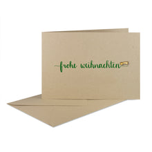 Lade das Bild in den Galerie-Viewer, Weihnachtskarte "frohe weihnachten" grün, desert mit verschiedenen Holzelementen