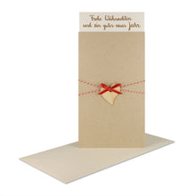 Lade das Bild in den Galerie-Viewer, Weihnachtskarte "Frohe Weihnachten und ein gutes neues Jahr" desert Holzstern mit verschiedenen ausschnitten, rotes Garn