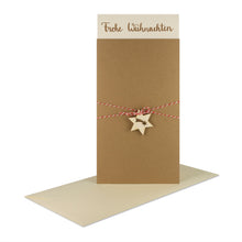 Lade das Bild in den Galerie-Viewer, Weihnachtskarte "Frohe Weihnachten" grocerkraft Holzstern, rotem Garn