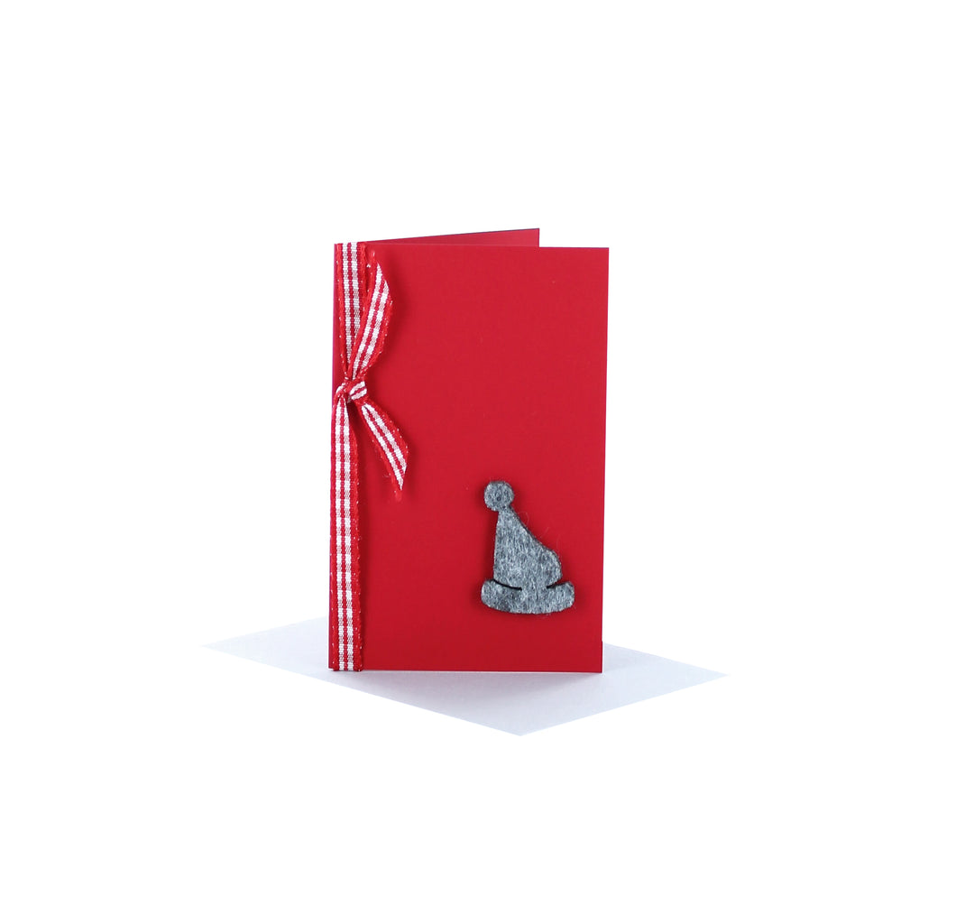 Weihnachtskarte DIN A 7 rot mit Schleife und Filzmütze